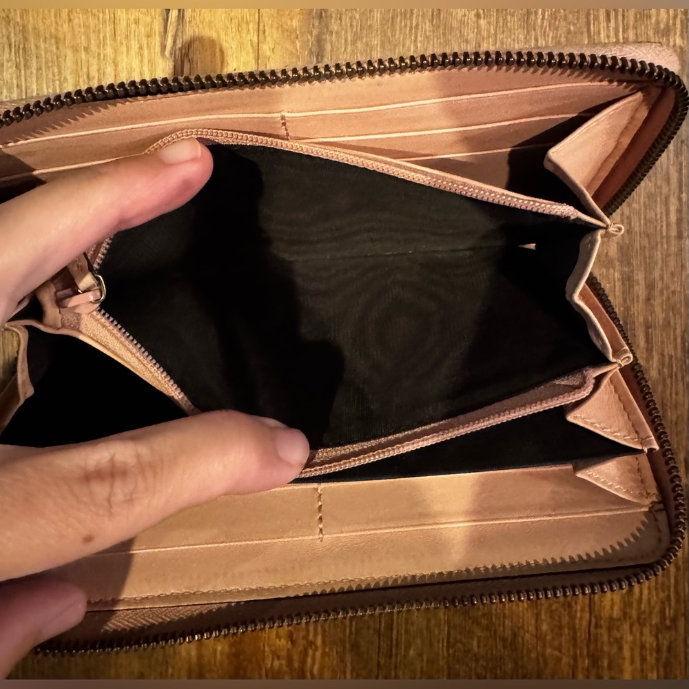 Gucci Pink Marmont Leather Zip Around Wallet - Full Inclusion - Picture 12 of 13